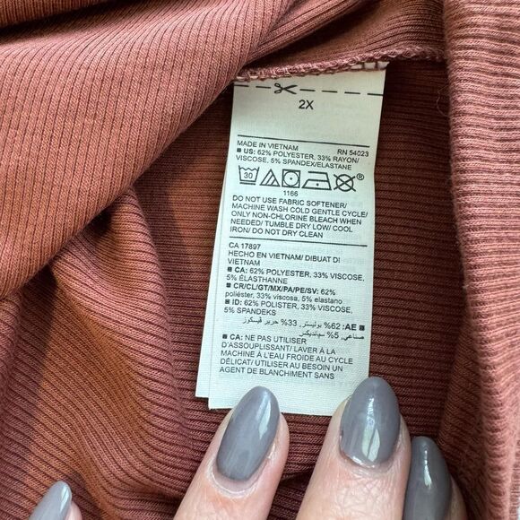 NWT Old Navy Long Sleeve Turtleneck | Woman Size 2X | Burnt Burgundy - Picture 5 of 7